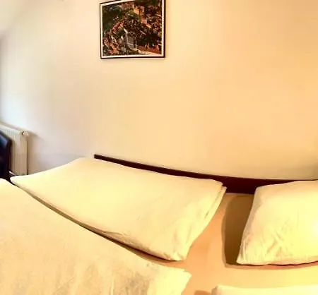 泰尼斯-森特鲁姆旅馆